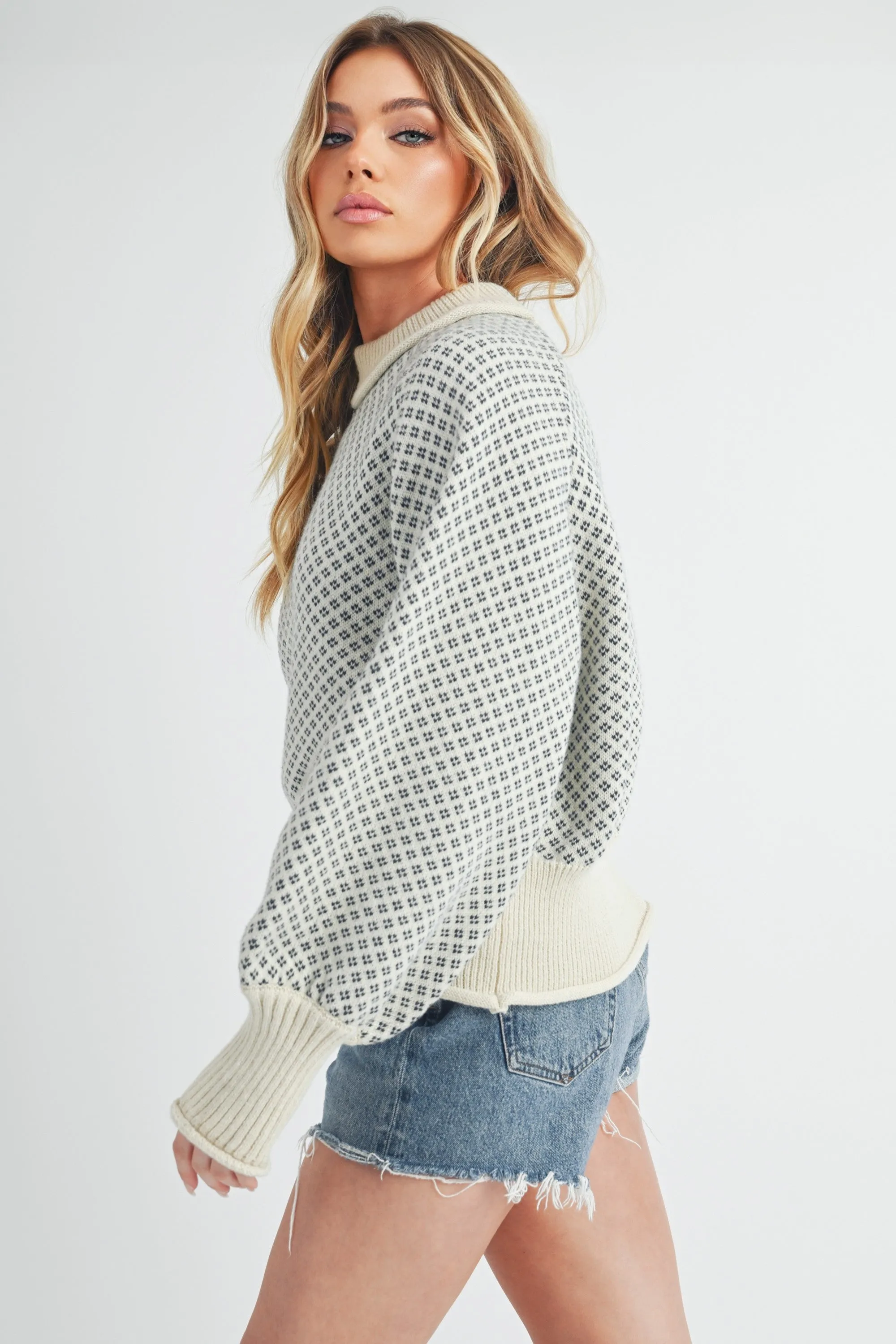 Aemi Co Echo Sweater in White