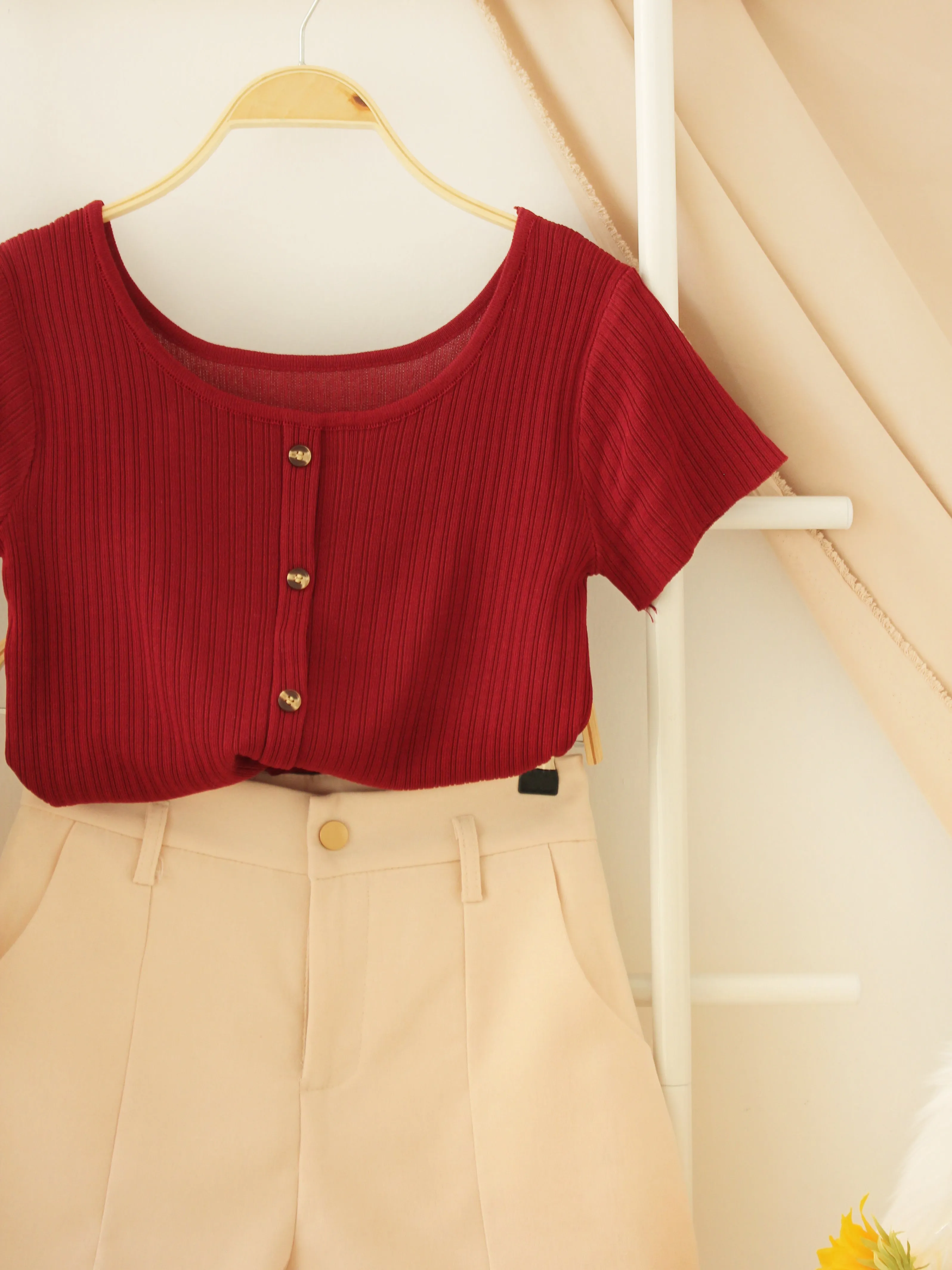 Rib Square Neck