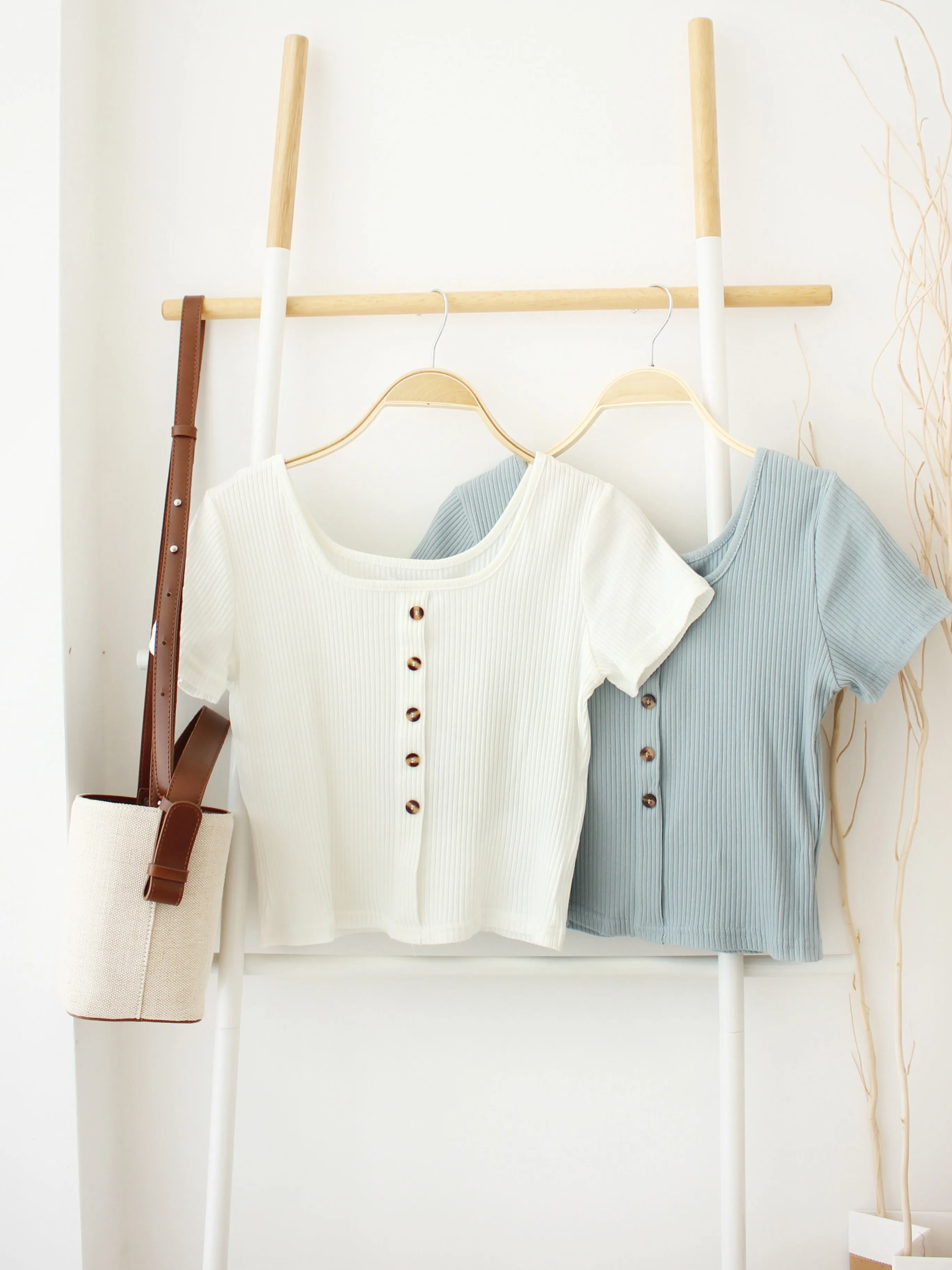 Rib Square Neck