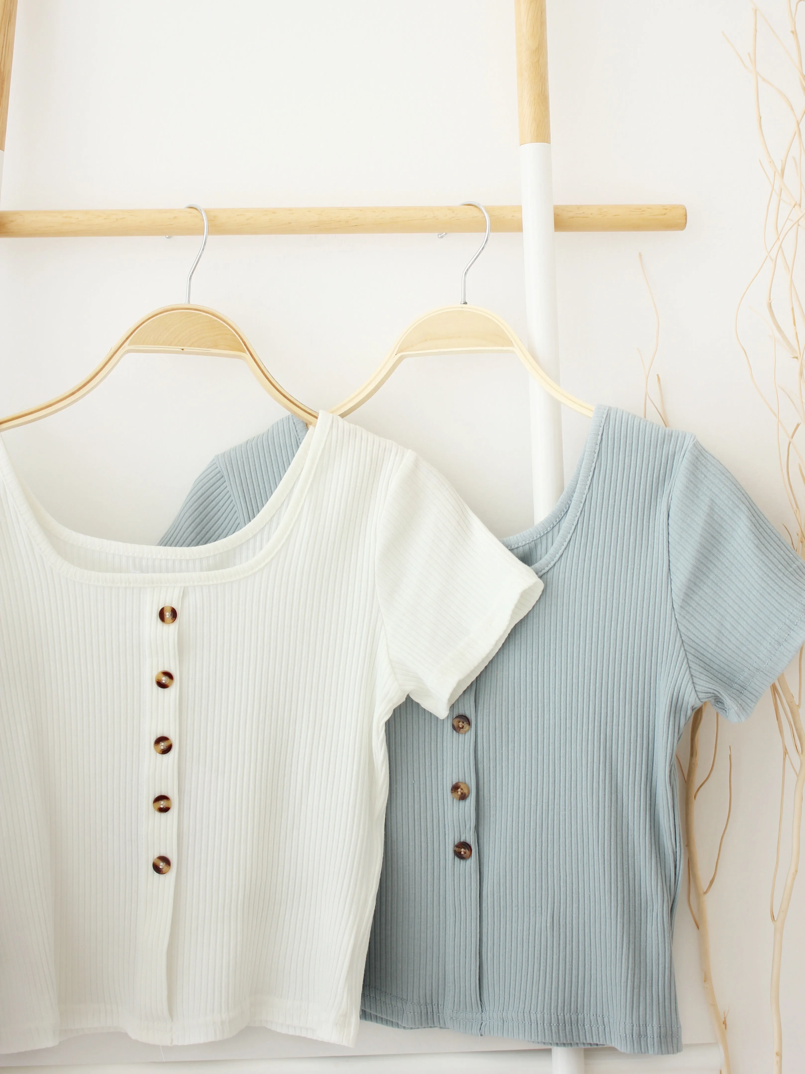 Rib Square Neck